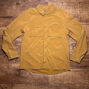 REI Co-op Sahara Shirt Mens M Long Sleeve Brown Khaki Outdoor Travel Hiking